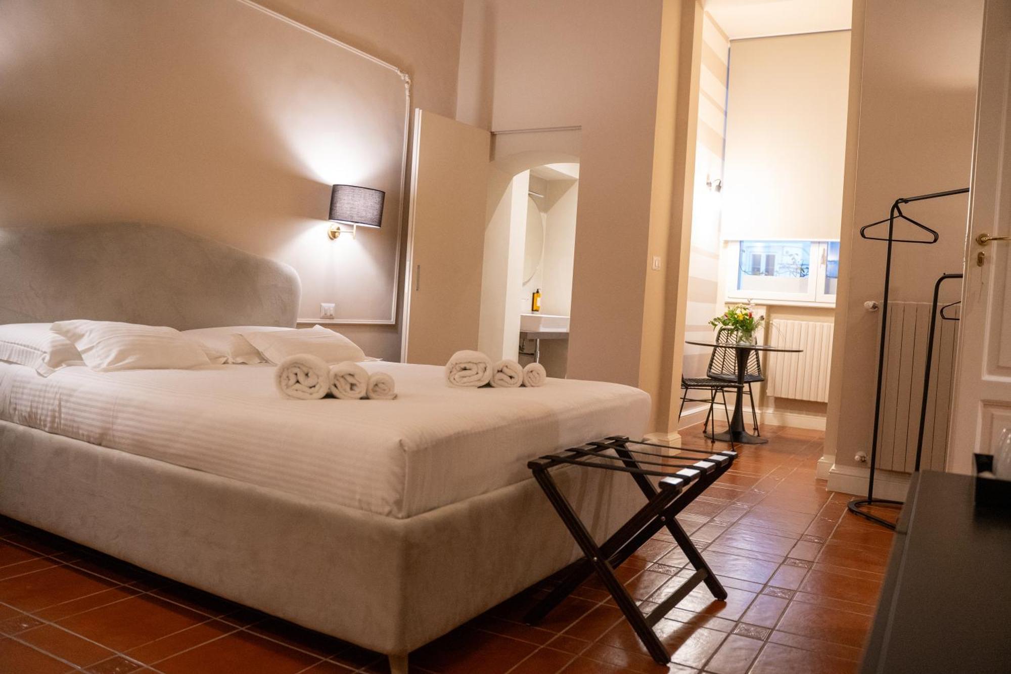 Casa Almika Principe Amedeo Hotel Bari Bagian luar foto