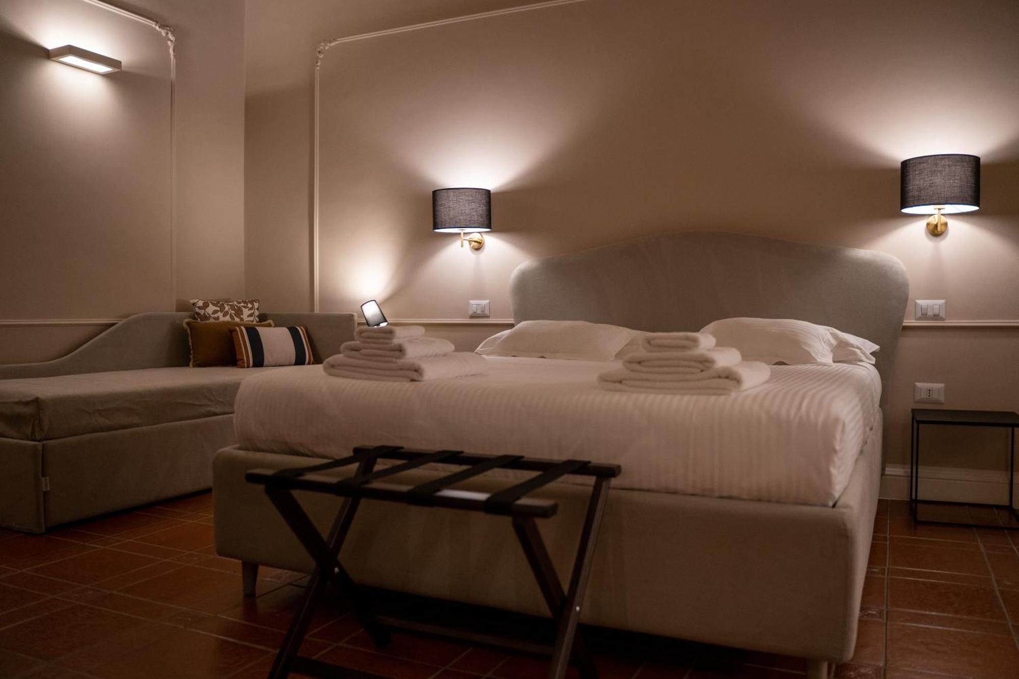 Casa Almika Principe Amedeo Hotel Bari Bagian luar foto