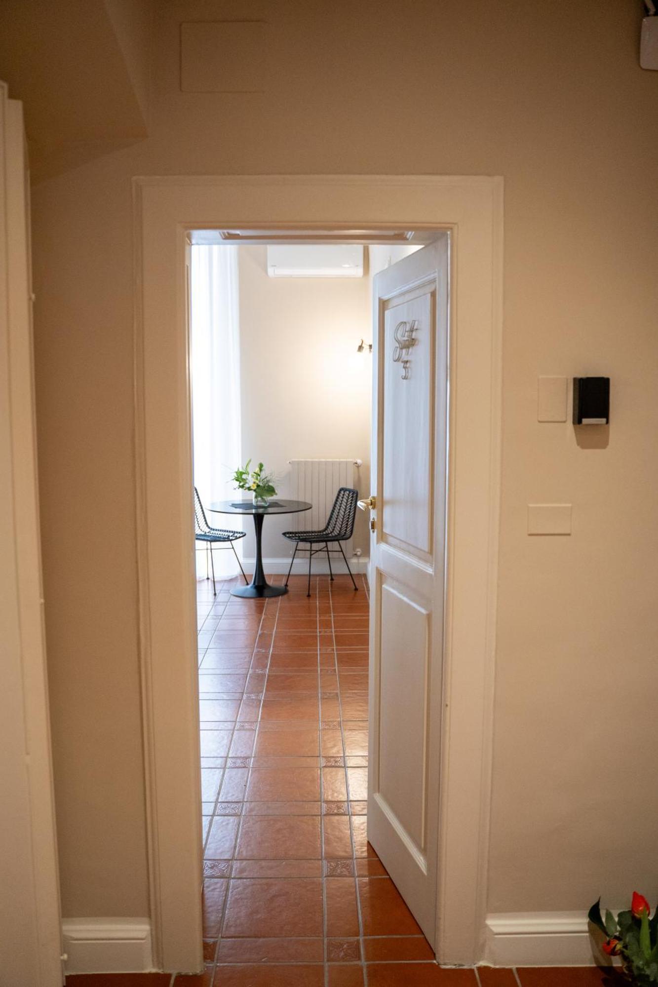 Casa Almika Principe Amedeo Hotel Bari Bagian luar foto