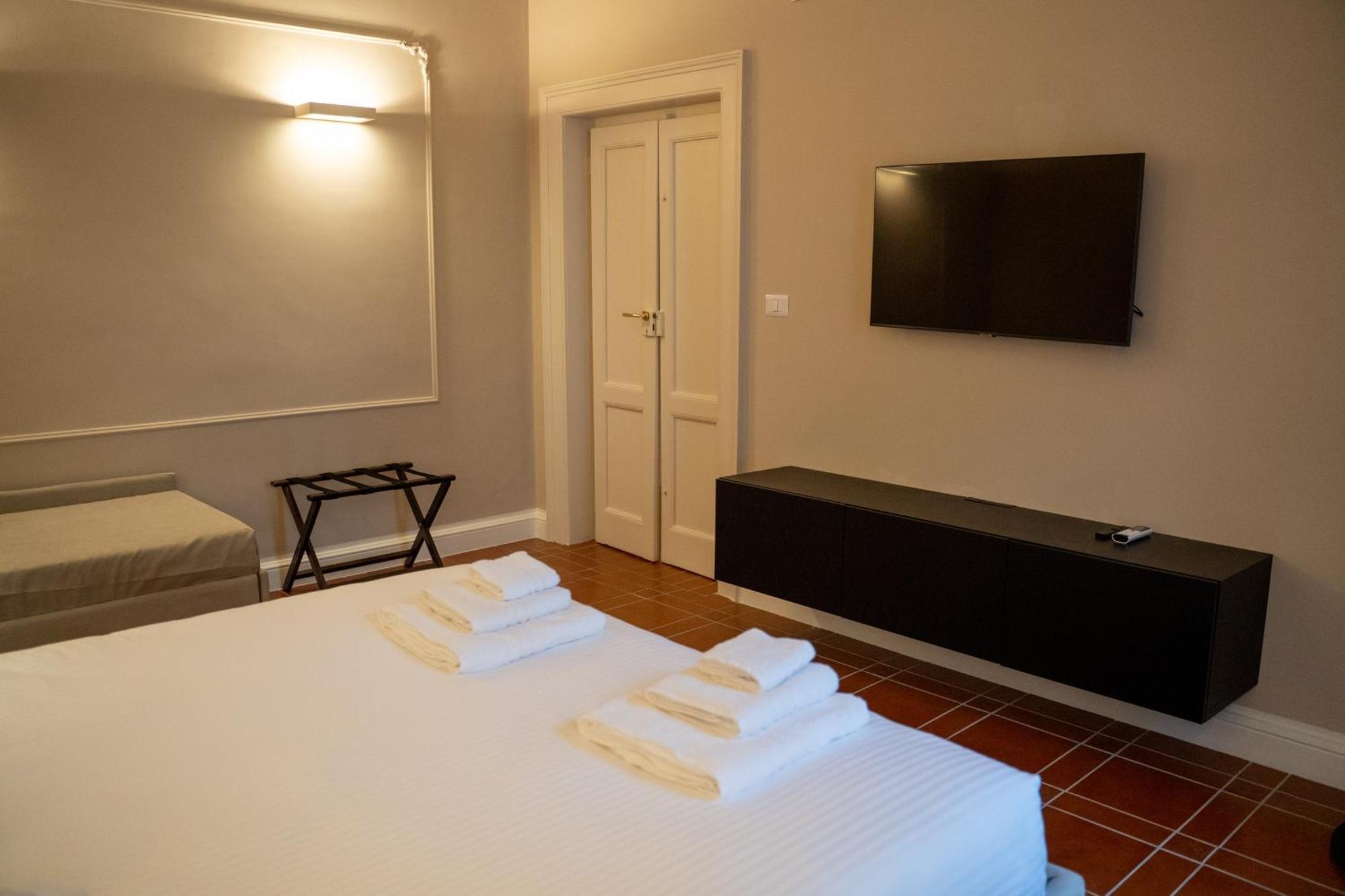 Casa Almika Principe Amedeo Hotel Bari Bagian luar foto