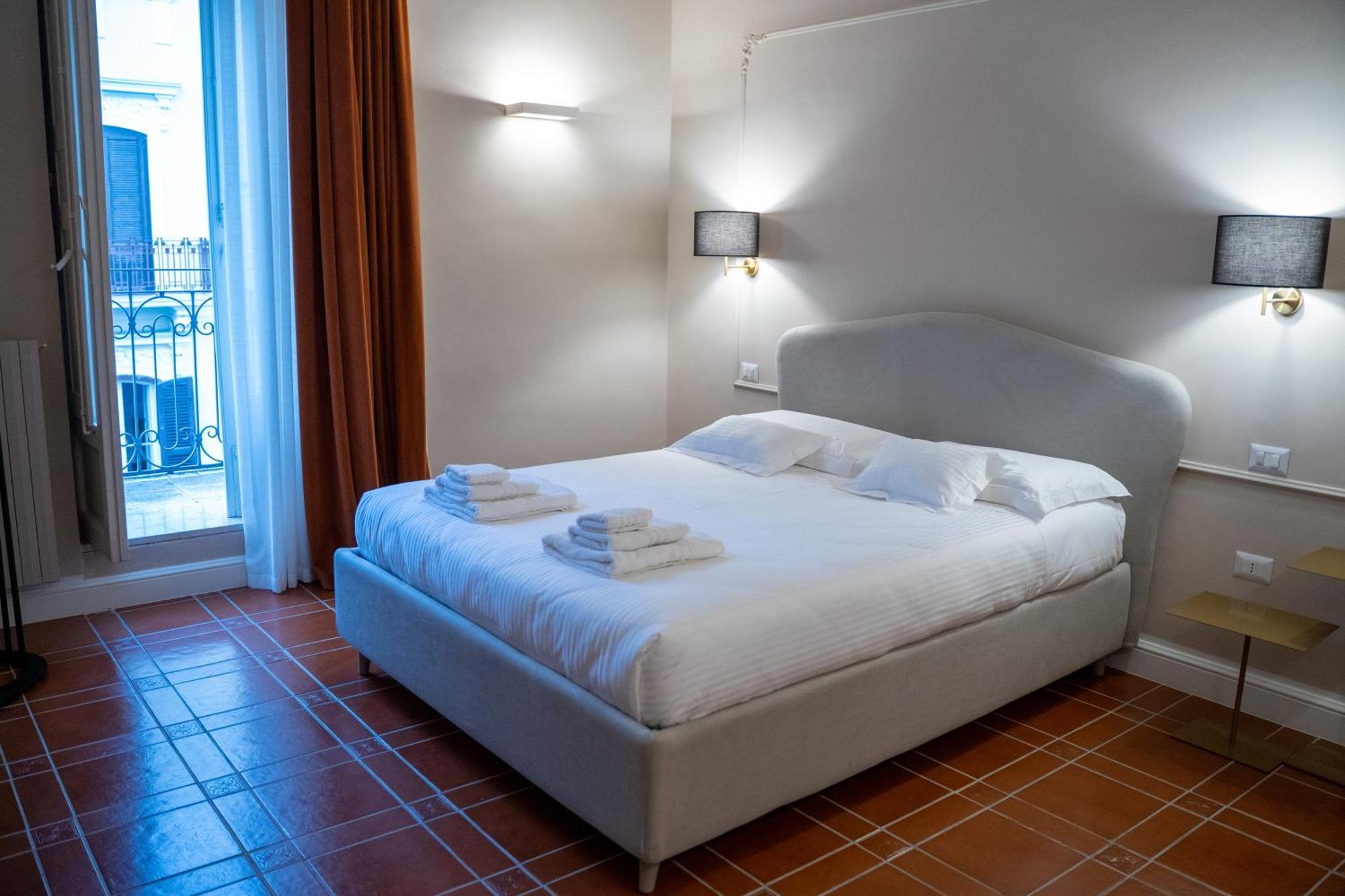 Casa Almika Principe Amedeo Hotel Bari Bagian luar foto