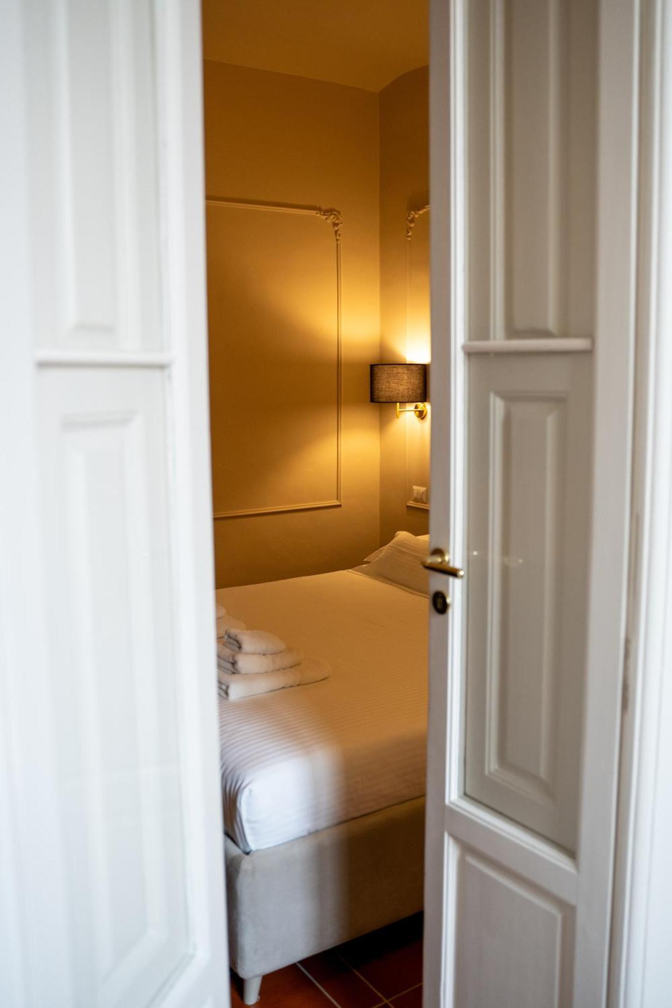 Casa Almika Principe Amedeo Hotel Bari Bagian luar foto